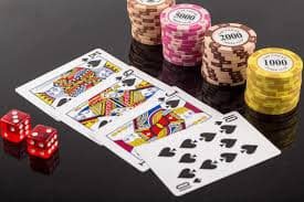 Meja Baccarat live dealer di studio pt 777